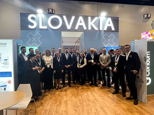 Spoločná fotografia vystavovateľov v stánku SR