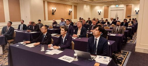 Záber z fóra konaného počas misie